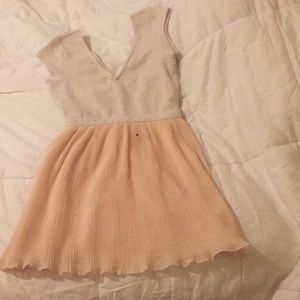 Detailed mini dress. Size M